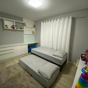 Casa de Férias Casa Confortável Com Piscina, Sao Jose (Santa Catarina)